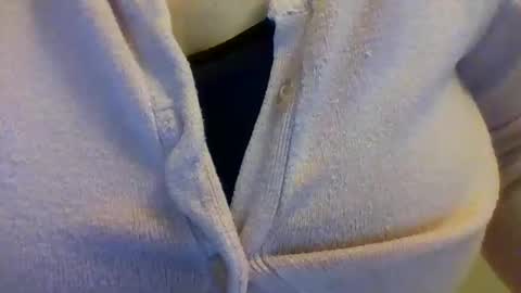 Snapshot of layannalea chatting on 10.31.25 layannalea online show from 10.31.25