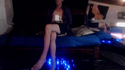 Laye19 online show from 09.30.25