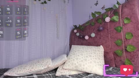 layla_17 online show from 01.28.25