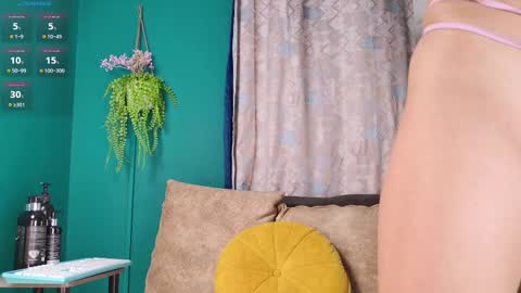 layla_17 online show from 09.08.25