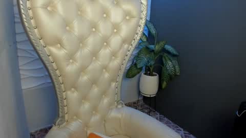 Layla online show from 10.03.25