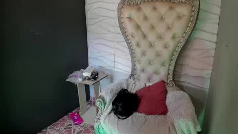 Layla online show from 03.19.26