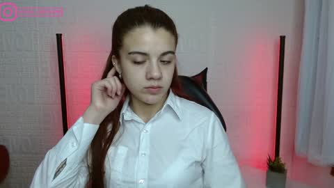 Layla online show from 12.18.24