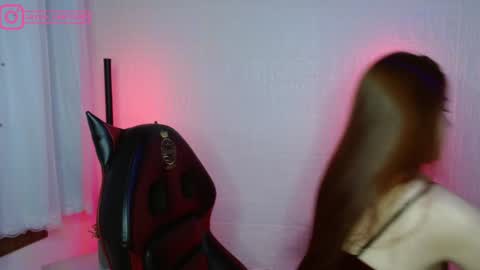 Layla online show from 12.28.24