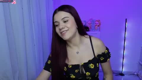 Snapshot of layla_castilloo chatting on 06.25.26 Layla online show from 06.25.26