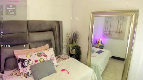 Snapshot of layla_clarke chatting on 10.11.25 layla_clarke online show from 10.11.25