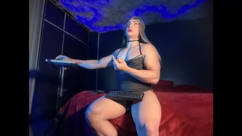 Layla   help me with your thumbs up its important  online show from 03.16.26