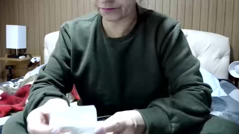 Snapshot of laylabrasil chatting on 05.25.26 kelly online show from 05.25.26