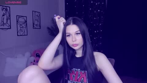 laylagreat online show from 10.16.25