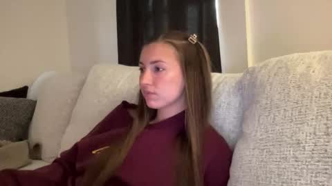 laylahlaylah1 online show from 10.25.25