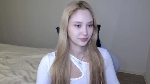 LaylaPretty001 online show from 01.06.26