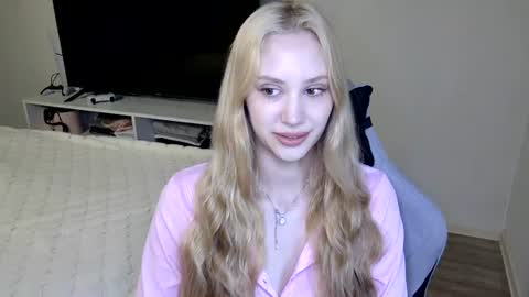 Snapshot of laylapretty001 chatting on 06.16.26 LaylaPretty001 online show from 06.16.26