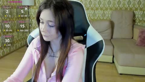 Snapshot of laylaura chatting on 05.23.26 laylaura online show from 05.23.26