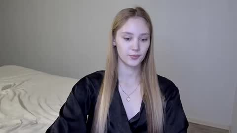 Laylla001 online show from 01.07.25