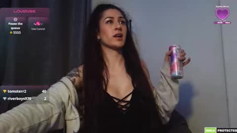 laylolasquirt online show from 10.25.25