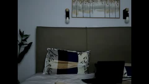 lazaroulis online show from 10.11.25