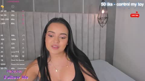 Snapshot of lea_gray chatting on 12.13.24 online show from 12.13.24