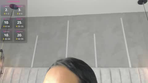 Snapshot of lea_gray chatting on 12.29.24 online show from 12.29.24