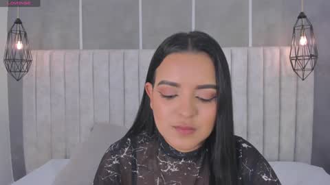 Snapshot of lea_gray chatting on 01.22.25 online show from 01.22.25
