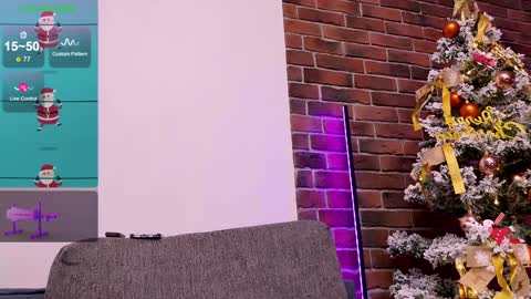 Snapshot of lea_loon chatting on 12.23.24 lea_loon online show from 12.23.24