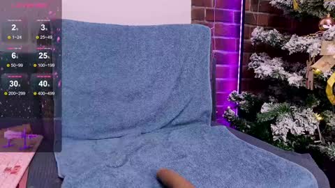 Snapshot of lea_loon chatting on 12.29.24 lea_loon online show from 12.29.24