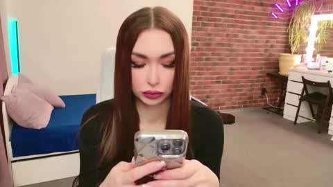 Snapshot of lea_loon chatting on 10.24.25 lea_loon online show from 10.24.25