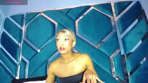 lea sewwtly online show from 10.30.25