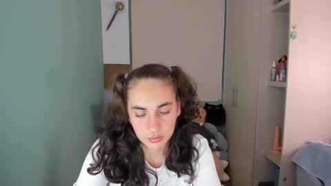 Snapshot of leah_sm chatting on 01.21.25 Laura online show from 01.21.25