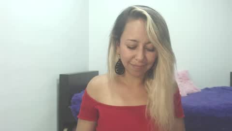 Snapshot of leah_susman chatting on 09.10.25 leah_susman online show from 09.10.25