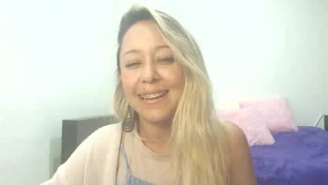 leah_susman online show from 11.22.25