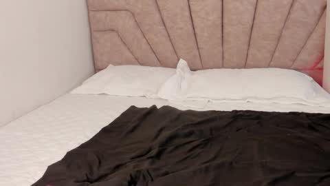 leahaltomm online show from 10.29.25