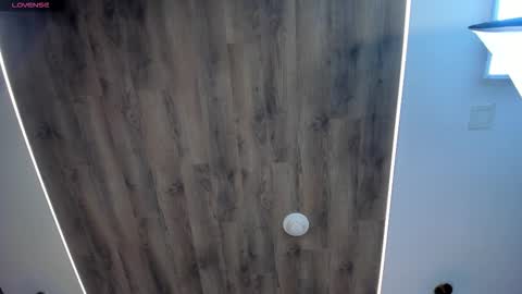 Snapshot of leahlombardi_ chatting on 10.10.25 leahlombardi_ online show from 10.10.25