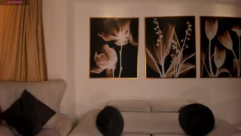 Snapshot of leahnovac chatting on 09.27.25 leahnovac online show from 09.27.25