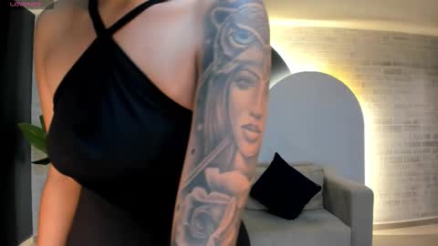 Snapshot of leahnovac chatting on 09.30.25 leahnovac online show from 09.30.25