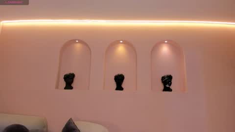 Snapshot of leahnovac chatting on 10.25.25 leahnovac online show from 10.25.25