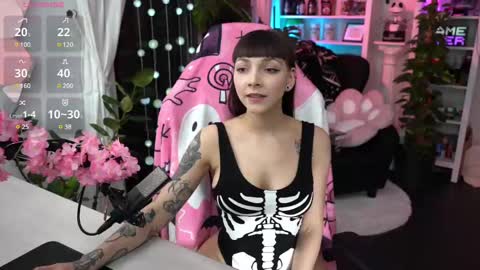 Leah online show from 02.10.25