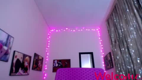 Leandra online show from 02.19.25