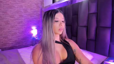 Snapshot of leandraxts chatting on 10.23.25 Maria Leandra  Lopeira online show from 10.23.25