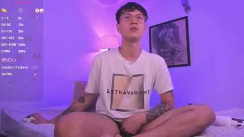 Snapshot of leaneseb chatting on 10.04.25 leaneseb online show from 10.04.25