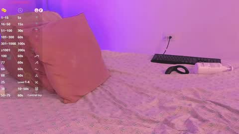 Snapshot of leaneseb chatting on 10.12.25 leaneseb online show from 10.12.25