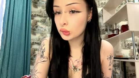 Kiki online show from 04.21.26