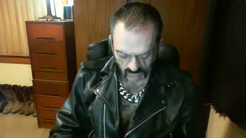 leathergreaser online show from 01.08.25