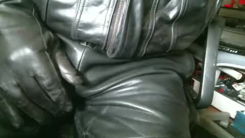 Snapshot of leathermotocross001 chatting on 05.17.26 Leathermotocross online show from 05.17.26
