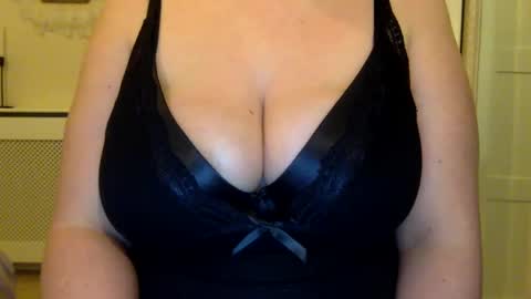 Snapshot of leelamae chatting on 01.21.25 Leela Mae online show from 01.21.25