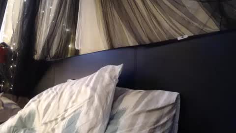 Leelou online show from 02.06.25