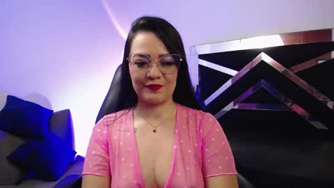 Snapshot of leelufox chatting on 10.18.25 Leelu online show from 10.18.25