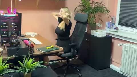 LegsLONG online show from 10.09.25