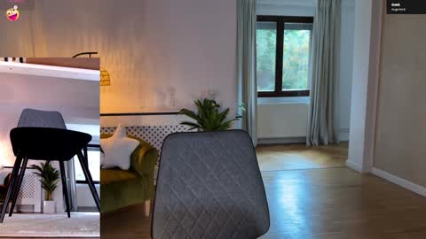 Elle  online show from 10.18.25