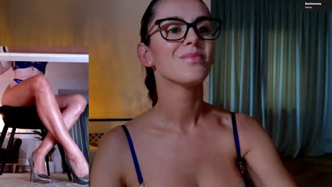 Elle  online show from 10.19.25