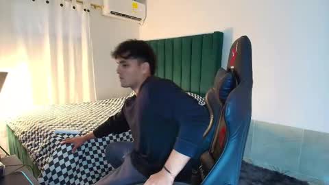  Lei  online show from 12.14.25